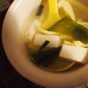 簡単～豆腐とわかの中華風スープ